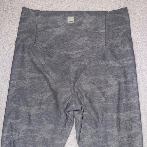 Vuori Gray Camo Leggings - Picture 3 of 4
